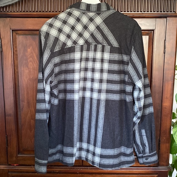 Urban Outfitters NWT Standard Cloth flannel button front grey black plaid - Picture 3 of 14